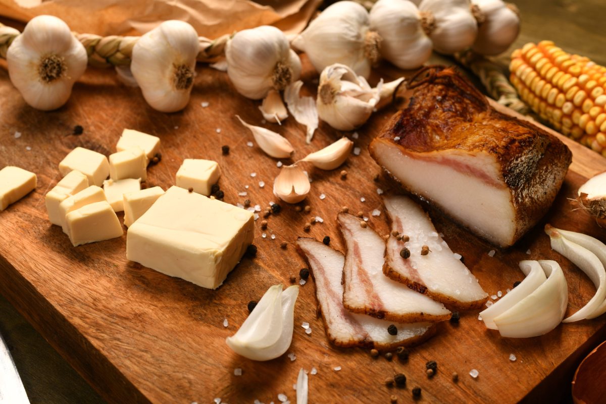 Slanina de porc: Beneficii, nutrienti si contraindicatii