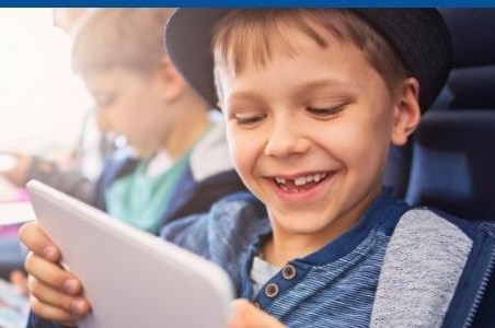 Calatoriile cu avionul atunci cand copilul este racit. Recomandari pentru ameliorarea disconfortului si prevenirea complicatiilor