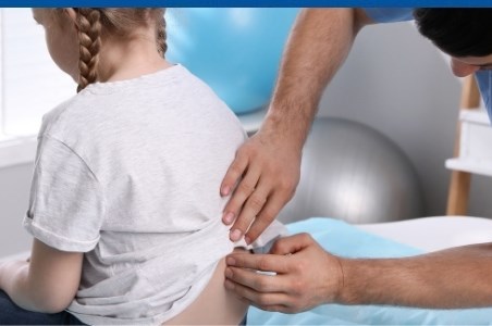 Cifoza si scolioza la copii - de ce apar si cum se trateaza