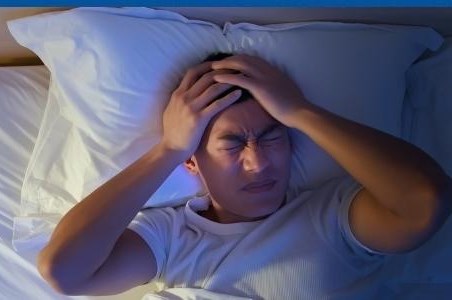 De ce simtim durerea si simptomele unor boli mai puternic noaptea?