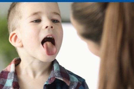 Puroi in gat la copii si adulti: cauze, diagnostic si tratament