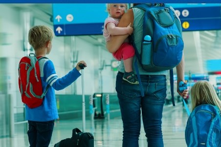 Protejeaza sanatatea copilului in vacanta. Sfaturi de calatorie cu cel mic