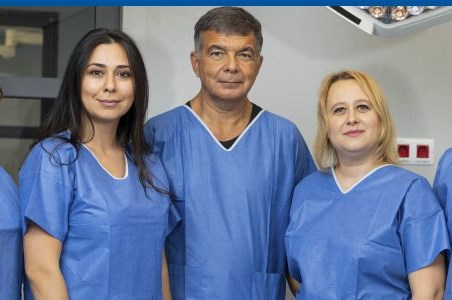 Prof. Dr. Alexandru Blidaru si Spitalul Medicover Pipera: parteneriat in sprijinul femeilor care lupta cu cancerul de san