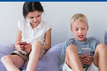 Timpul pe care copiii il petrec in fata ecranelor | Riscuri si tendinte