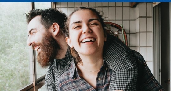 Lucruri marunte care fac cuplurile mai fericite